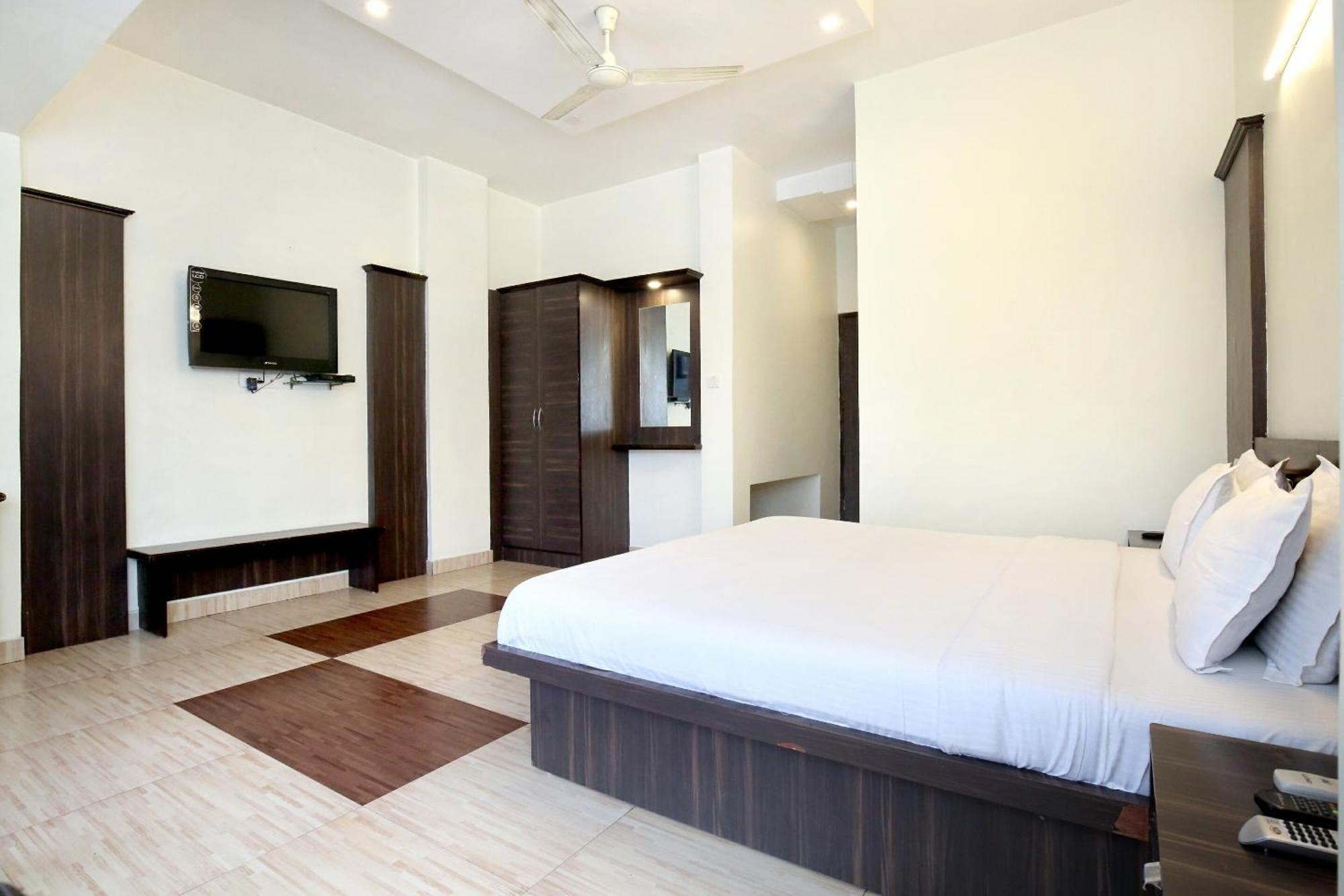 Oyo 9243 Trumpets Hotel Amritsar Exterior foto